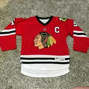 Reebok Chicago Blackhawks Youth S/M Hockey Jersey NHL Toews #19 Red
